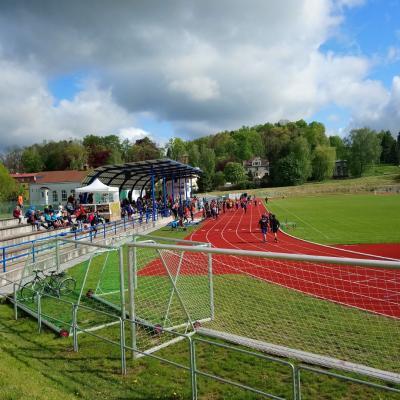 Atletický ovál a travnaté hřiště